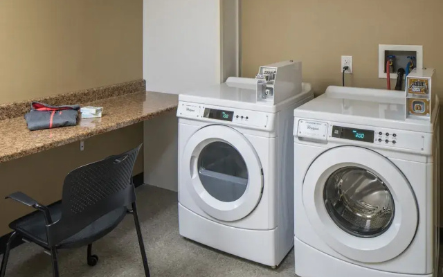 photo 5 of Holiday Inn Express & Suites Springfield