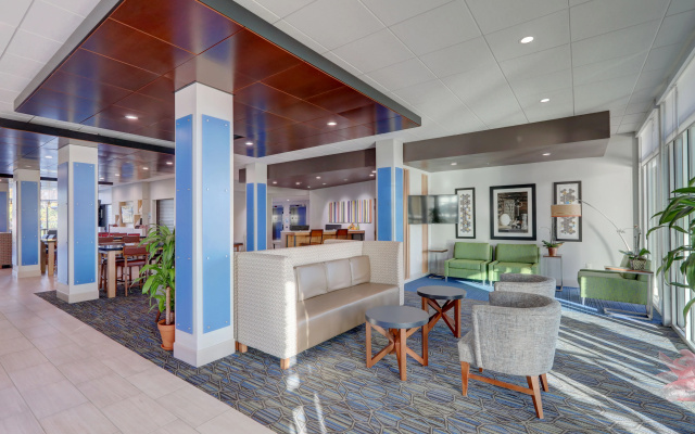 photo 2 of Holiday Inn Express & Suites Auburn Downtown by IHG