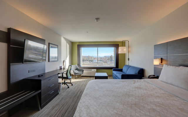 photo 4 of Holiday Inn Express & Suites Auburn Downtown by IHG