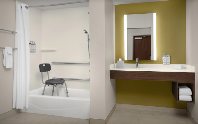 photo 4 of Holiday Inn Express and Suites Birmingham - Homewood