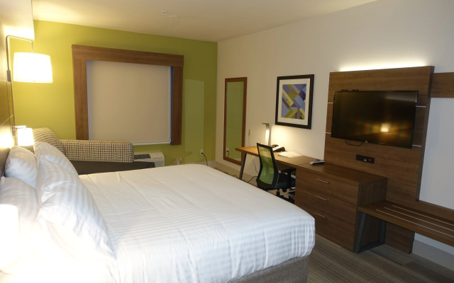 photo 5 of Holiday Inn Express & Suites Brentwood by IHG