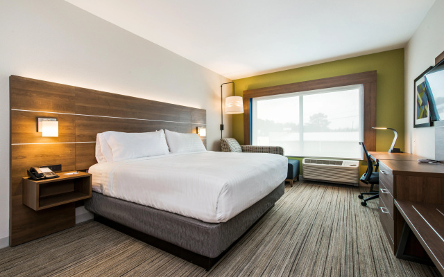 photo 3 of Holiday Inn Express & Suites Carrollton West by IHG