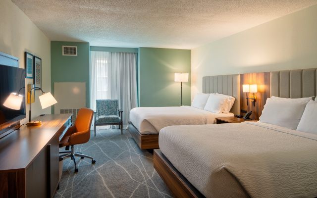 photo 3 of Holiday Inn Express & Suites Charleston Dwtn - Westedge by IHG