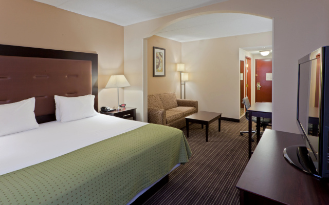 photo 3 of Holiday Inn Express Suites Charleston by IHG