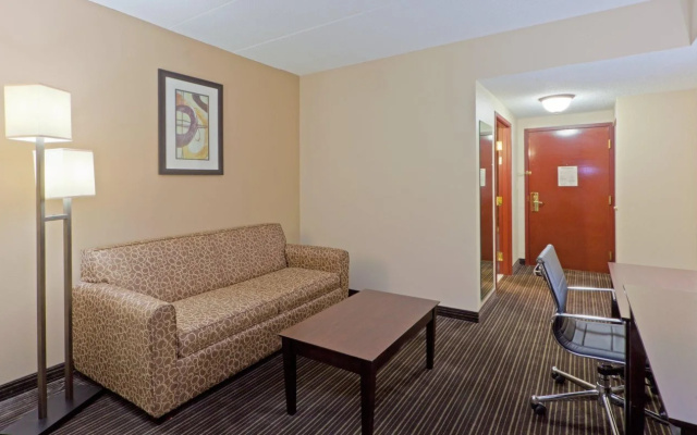 photo 2 of Holiday Inn Express Suites Charleston, An Ihg Hotel