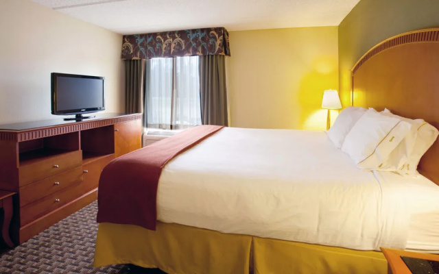 photo 3 of Holiday Inn Express & Suites Charlotte Arpt-Belmont