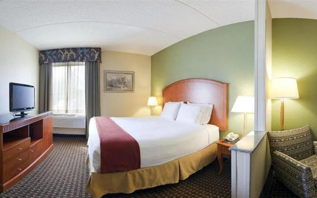 photo 4 of Holiday Inn Express & Suites Charlotte Arpt-Belmont