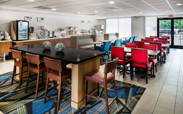 photo 5 of Holiday Inn Express & Suites Charlotte Arpt-Belmont
