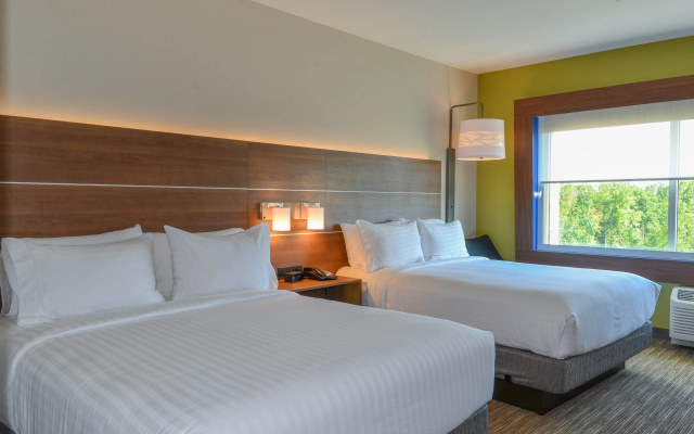 photo 5 of Holiday Inn Express & Suites Charlotte NE - University Area by IHG