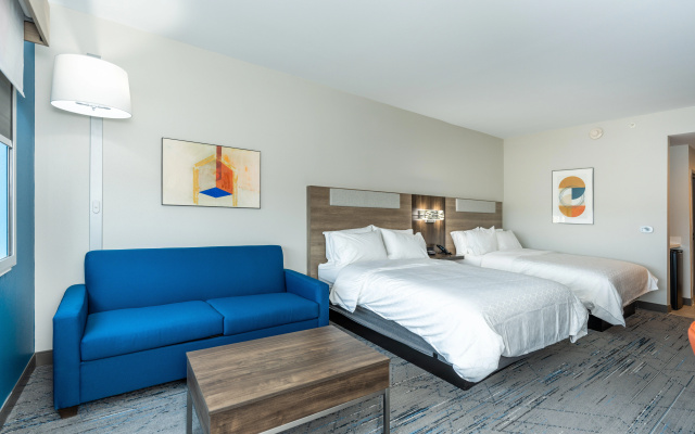 photo 4 of Holiday Inn Express & Suites Charlottesville - Mon