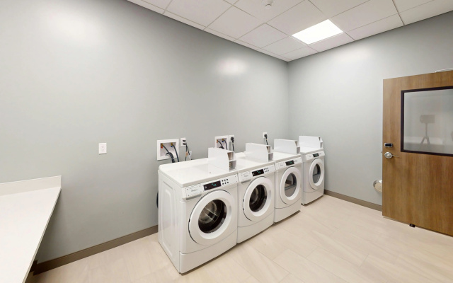 photo 3 of Holiday Inn Express & Suites Chicago Schaumburg by IHG