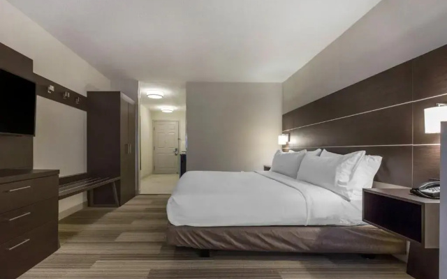 photo 2 of Holiday Inn Express & Suites Chicago West - St Charles by IHG