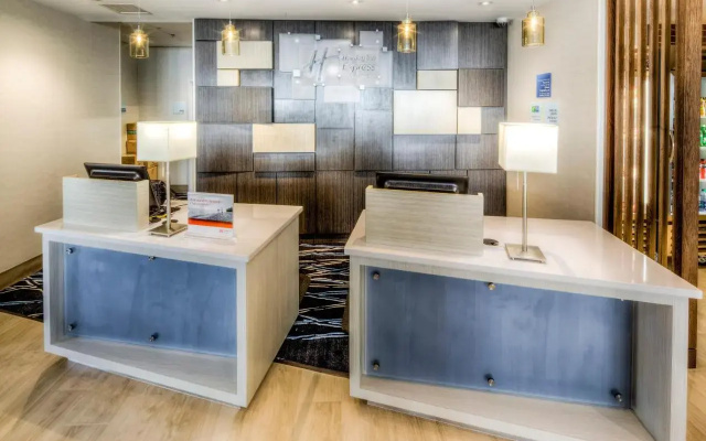 photo 2 of Holiday Inn Express & Suites Cleveland West - Westlake by IHG