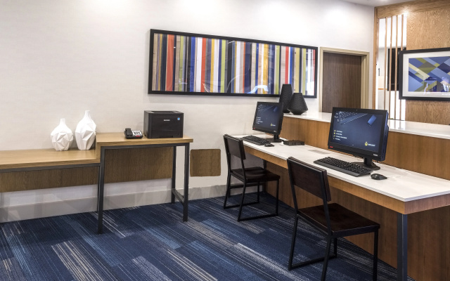 photo 4 of Holiday Inn Express & Suites Commerce by IHG