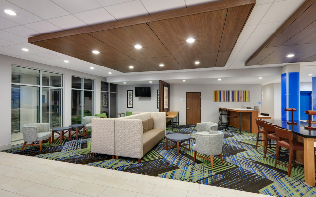 photo 2 of Holiday Inn Express & Suites Dallas NW HWY - Love Field by IHG