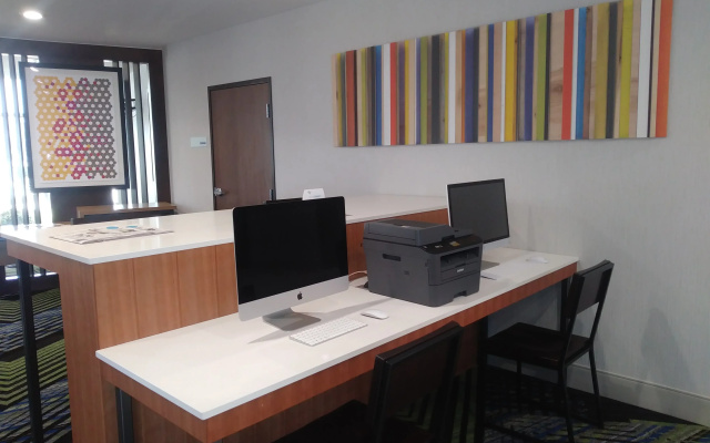 photo 4 of Holiday Inn Express & Suites Dallas NW HWY - Love Field by IHG