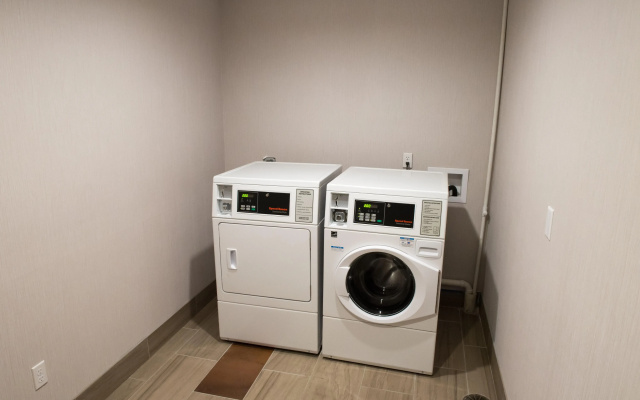 photo 4 of Holiday Inn Express & Suites Dayton Southwest, an IHG Hotel