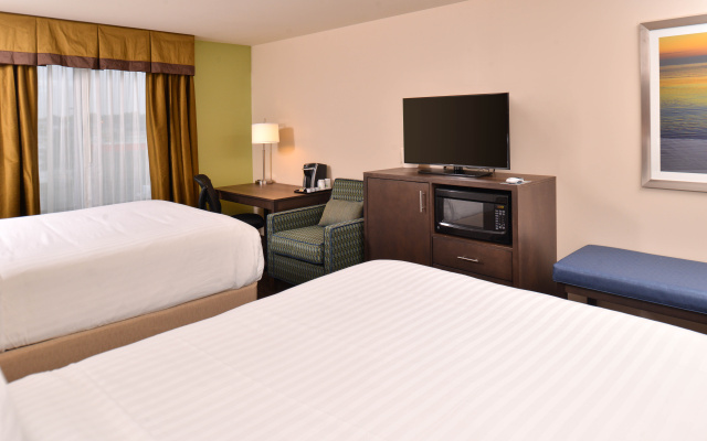 photo 3 of Holiday Inn Express & Suites Dearborn SW - Detroit Area by IHG