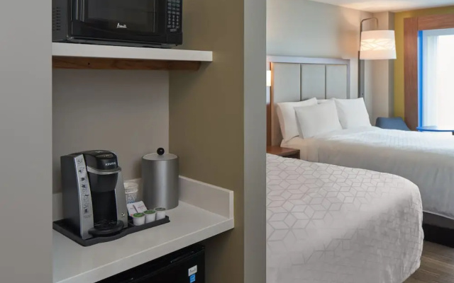 photo 3 of Holiday Inn Express & Suites Doral - Miami