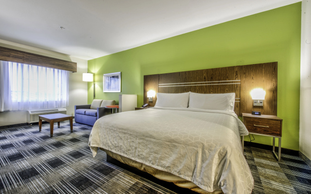 photo 3 of Holiday Inn Express & Suites Dallas NW - Farmers Branch by IHG