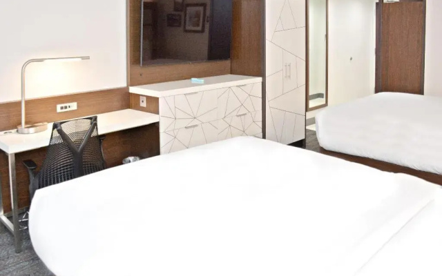 photo 4 of Holiday Inn Express & Suites Fayetteville-Ft. Bragg