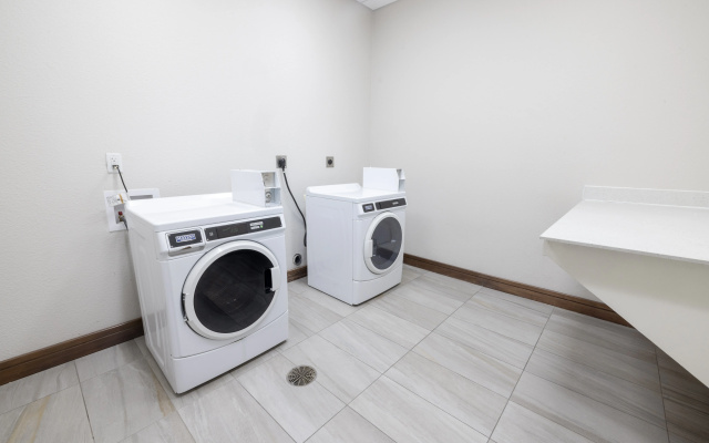 photo 3 of Holiday Inn Express & Suites Dallas Northeast - Arboretum by IHG