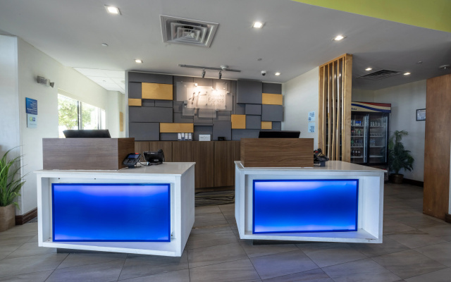 photo 5 of Holiday Inn Express & Suites Dallas Northeast - Arboretum by IHG