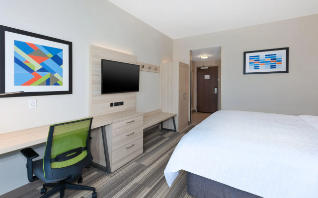 photo 4 of Holiday Inn Express & Suites Grand Rapids Airport - South by IHG