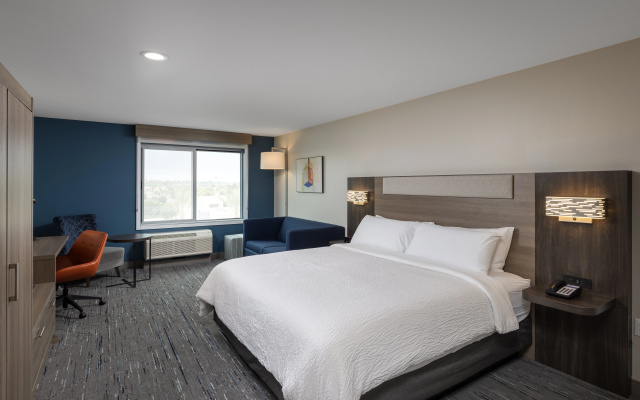 photo 3 of Holiday Inn Express & Suites Hawaiian Gardens