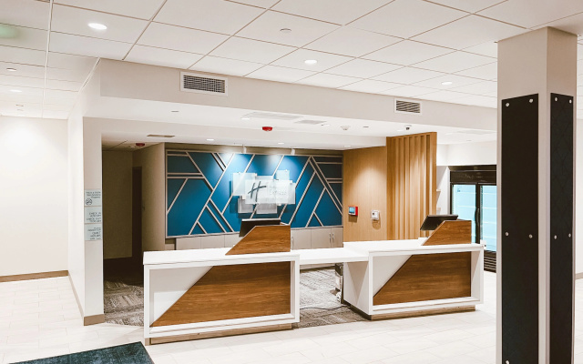 photo 5 of Holiday Inn Express & Suites Henderson South - Boulder City by IHG