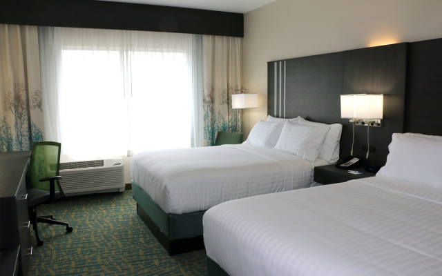 photo 5 of Holiday Inn Express & Suites Hendersonville SE - Flat Rock