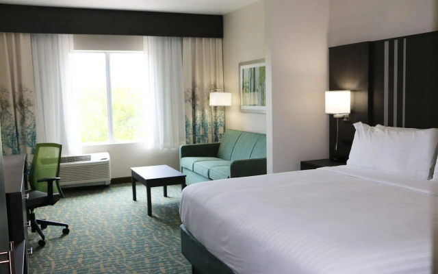 photo 5 of Holiday Inn Express & Suites Hendersonville SE - Flat Rock by IHG