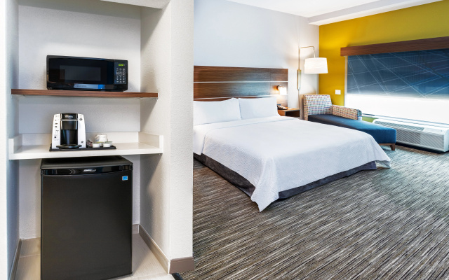photo 4 of Holiday Inn Express & Suites Houston – Downtown North by IHG