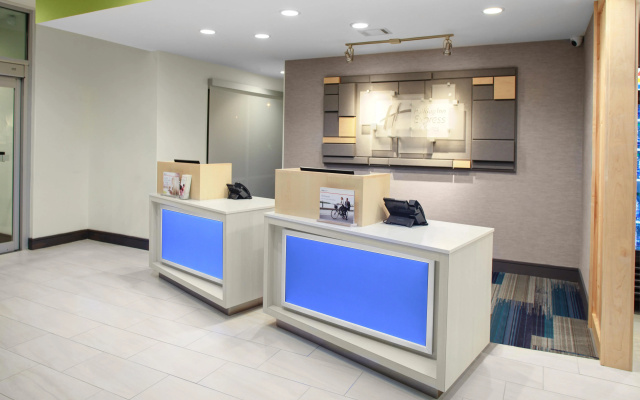 photo 3 of Holiday Inn Express & Suites Houston NW - Cypress Grand Pky by IHG