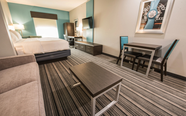 photo 4 of Holiday Inn Express & Suites Houston - Hobby Airport Area by IHG
