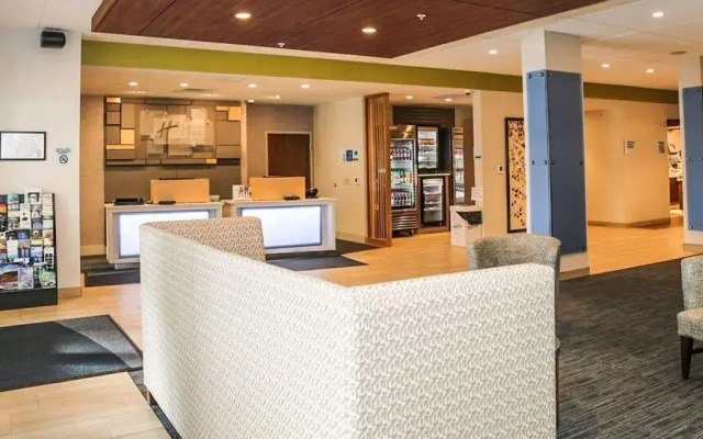 photo 2 of Holiday Inn Express & Suites Kingston-Ulster