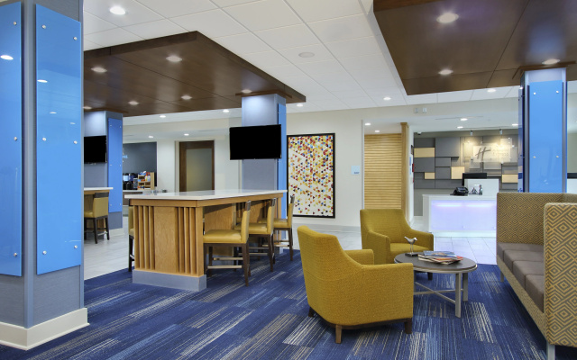 photo 3 of Holiday Inn Express & Suites Lake Charles South Casino Area by IHG