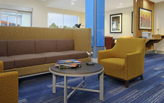 photo 4 of Holiday Inn Express & Suites Lake Charles South Casino Area by IHG
