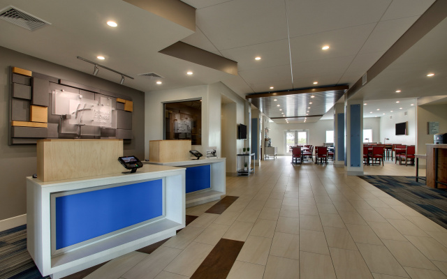 photo 2 of Holiday Inn Express & Suites Lancaster East - Strasburg by IHG