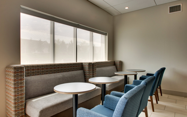 photo 3 of Holiday Inn Express & Suites Lancaster East - Strasburg by IHG