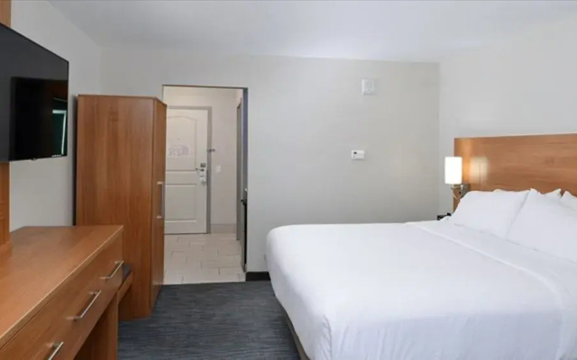 photo 5 of Holiday Inn Express & Suites Lexington East - Winchester Rd