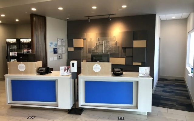 photo 5 of Holiday Inn Express & Suites Madison West Middleton
