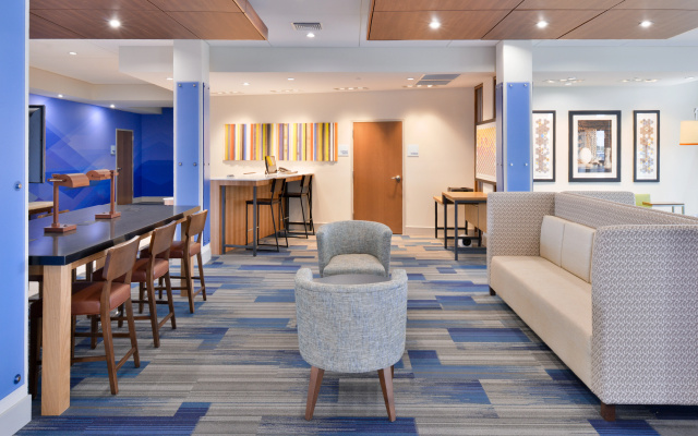 photo 2 of Holiday Inn Express & Suites Madison by IHG