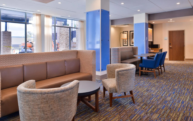 photo 2 of Holiday Inn Express & Suites Mall of America - MSP Airport by IHG
