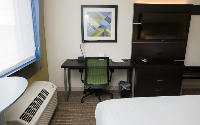 photo 3 of Holiday Inn Express & Suites Marietta