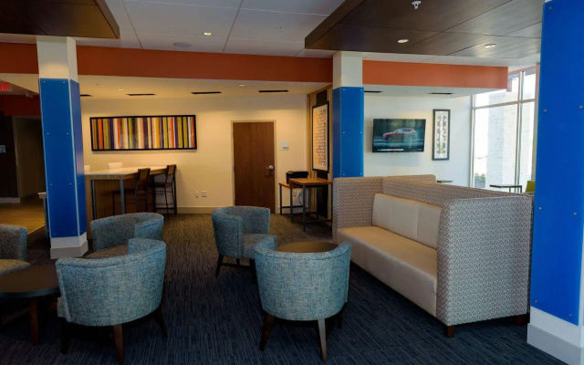 photo 2 of Holiday Inn Express & Suites McKinney - Frisco East by IHG