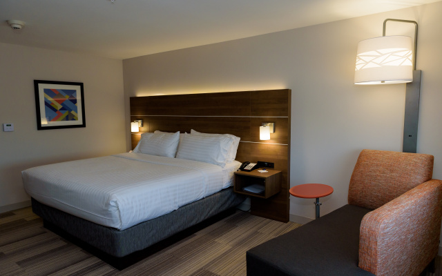 photo 4 of Holiday Inn Express & Suites McKinney - Frisco East by IHG