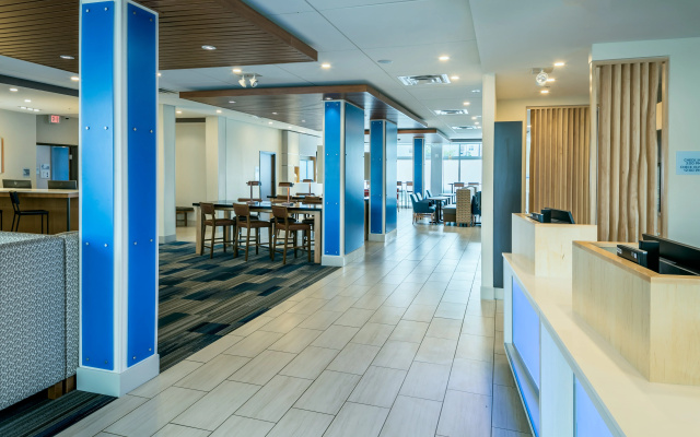 photo 2 of Holiday Inn Express & Suites Medford by IHG