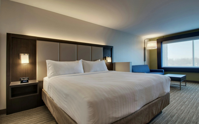photo 3 of Holiday Inn Express & Suites Mount Vernon by IHG