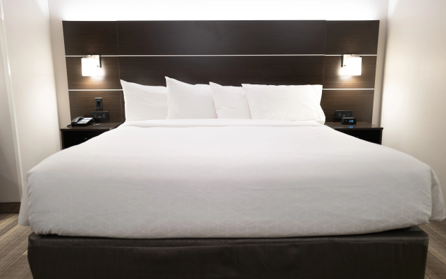 photo 3 of Holiday Inn Express & Suites Franklin - Berry Farms by IHG